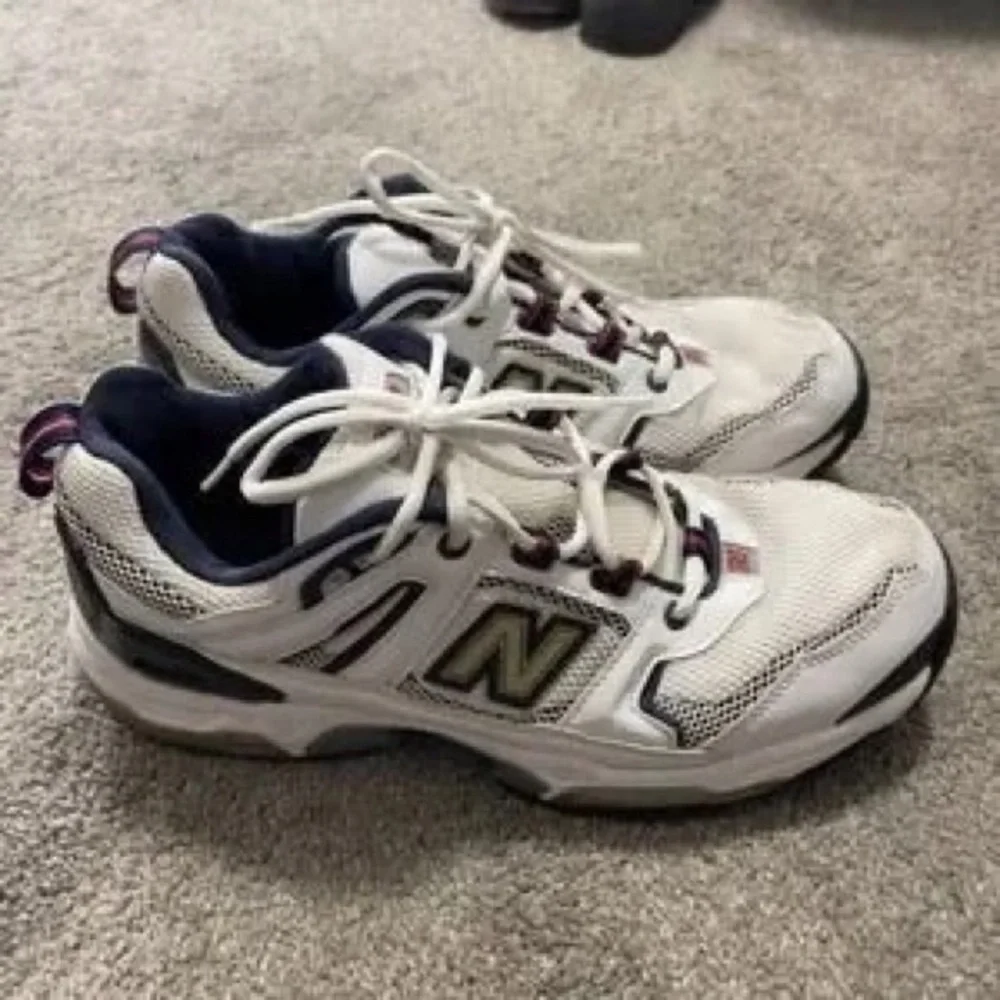 New Balance White and Navy Men's Sneakers