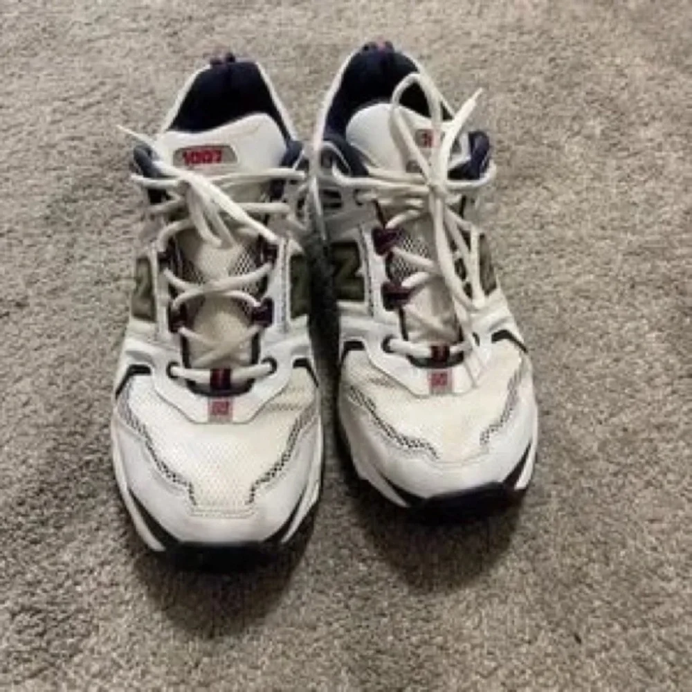 New Balance White and Navy Men's Sneakers