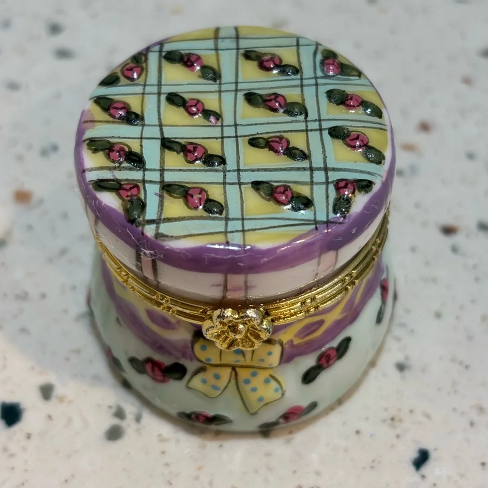 Decorative Porcelain Trinket‎ Jewelry Ring Box with Floral Design
