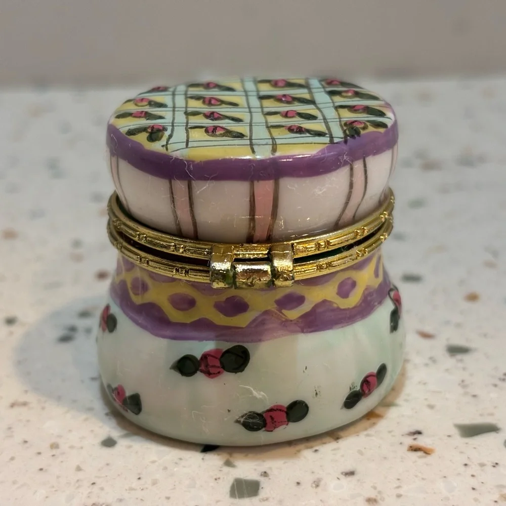 Decorative Porcelain Trinket‎ Jewelry Ring Box with Floral Design