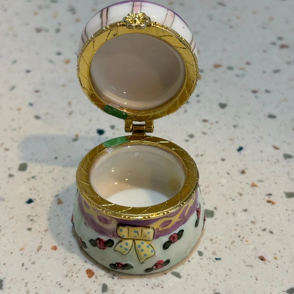 Decorative Porcelain Trinket‎ Jewelry Ring Box with Floral Design
