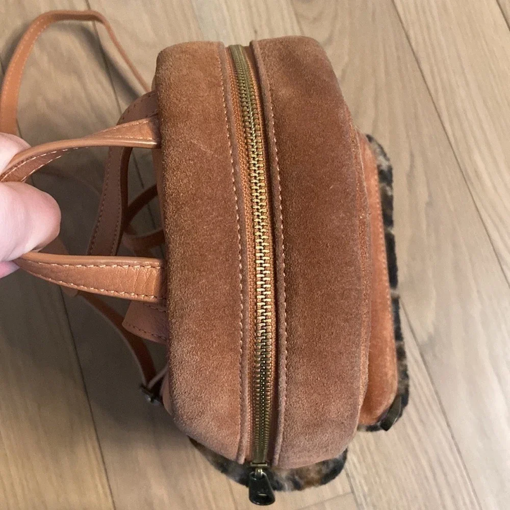 UGG compact pocket
