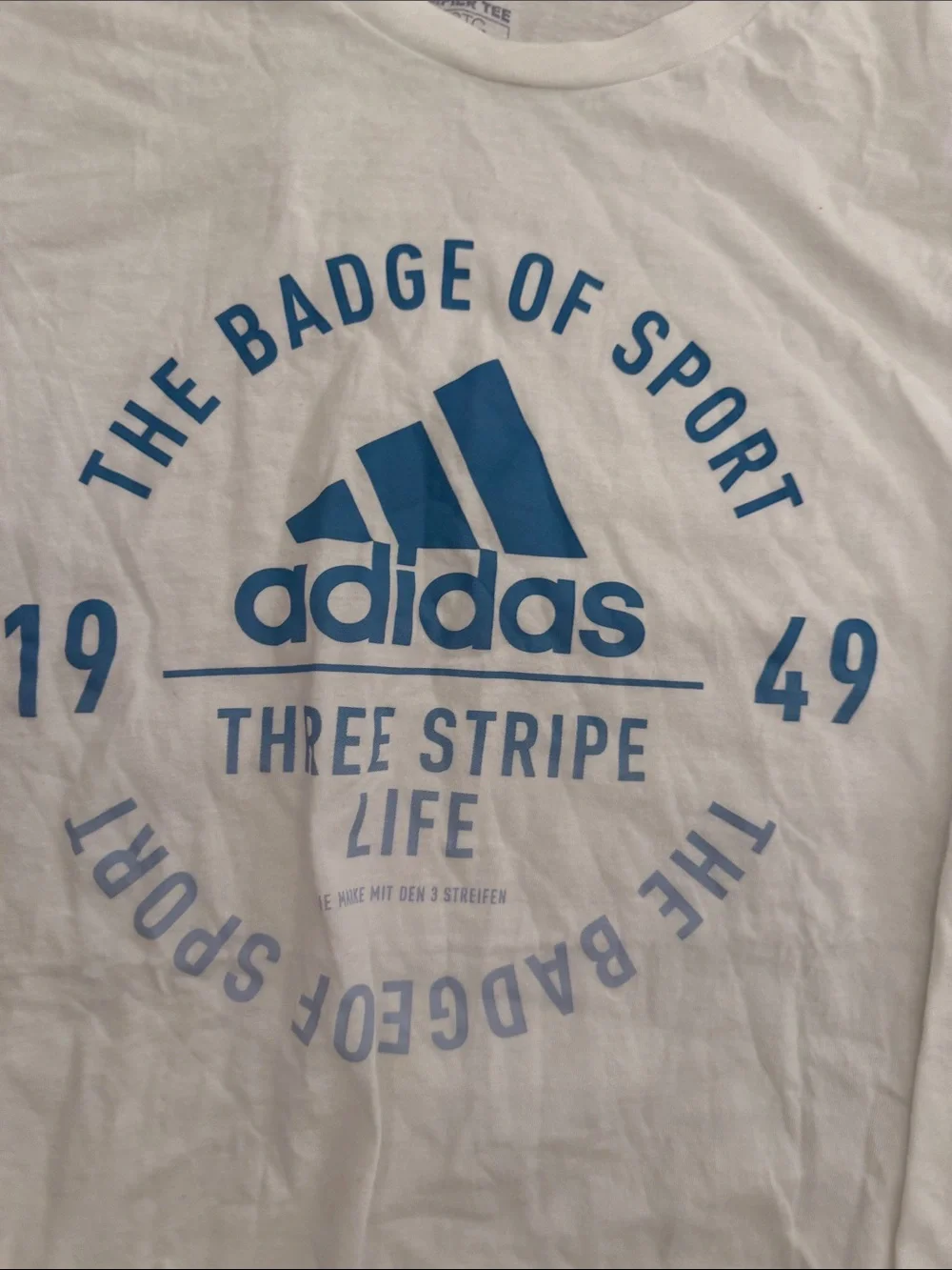 adidas White Tee with Blue Badge Graphic xxl