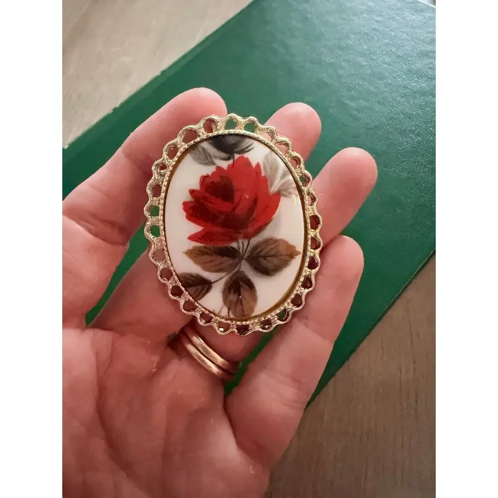 Vintage floral brooch