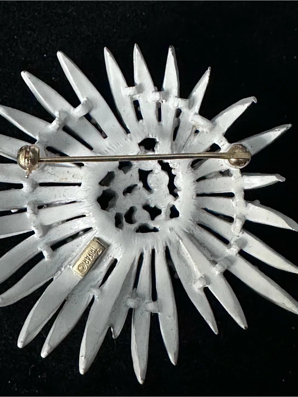 Trifari vtge crown