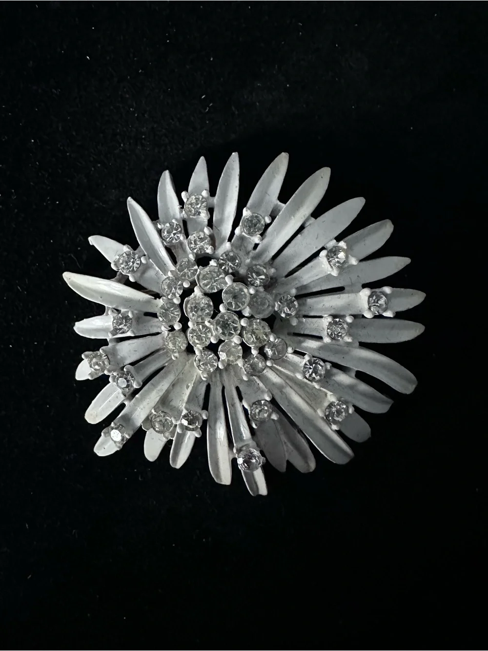 Trifari vtge crown