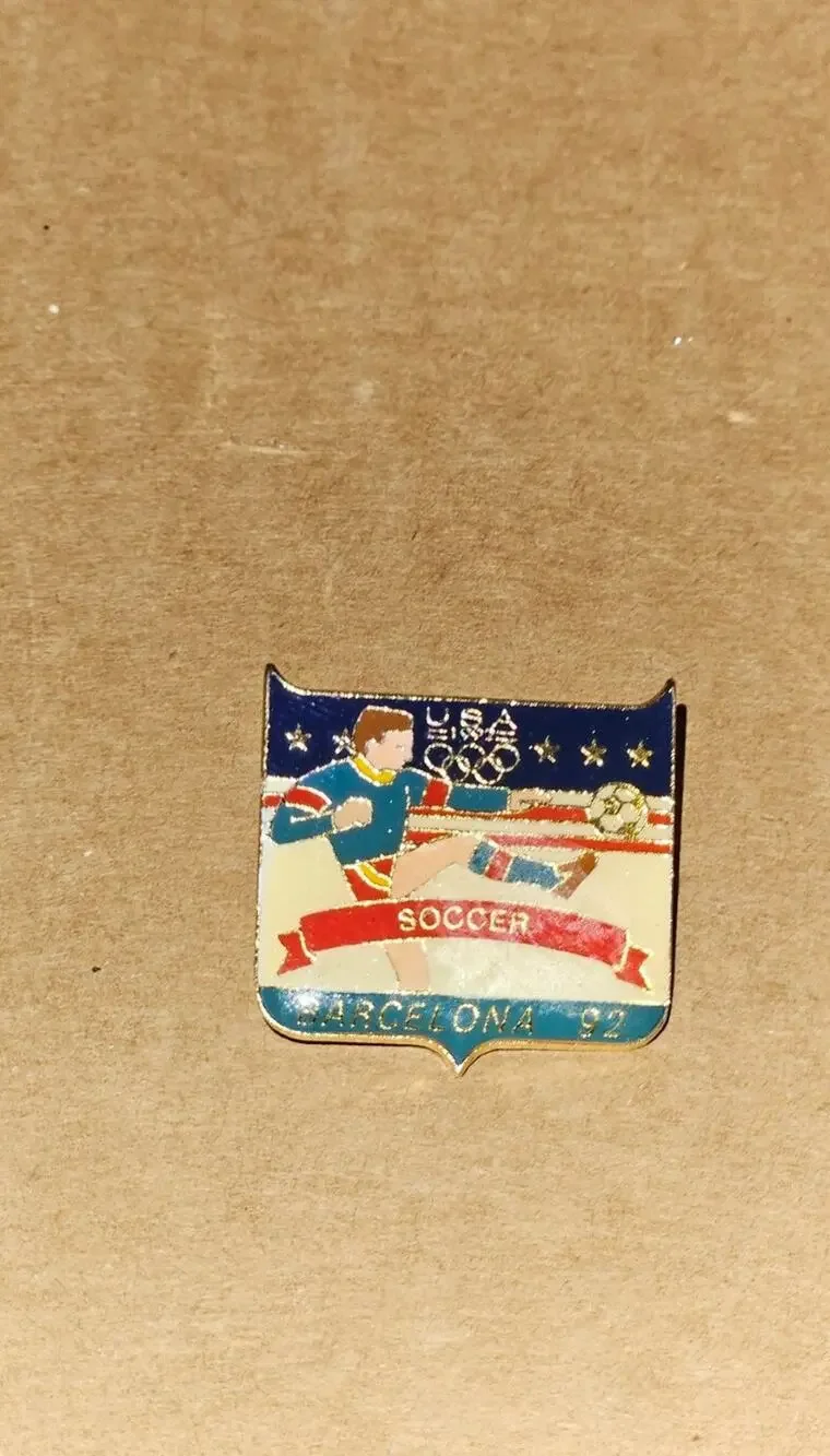 Vintage 1992 Olympic USA Soccer Souvenir Pinback Pin Barcelona, Spain