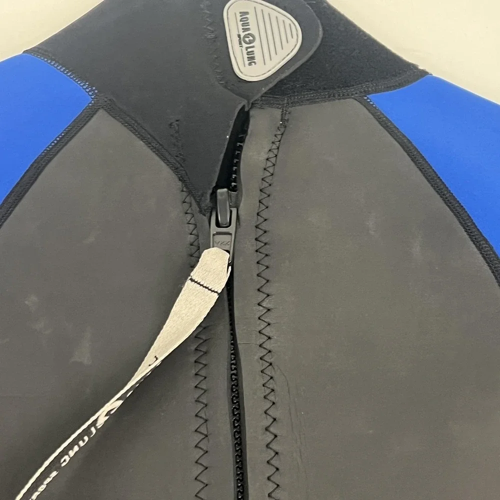 Aqua Lung brand aqua
