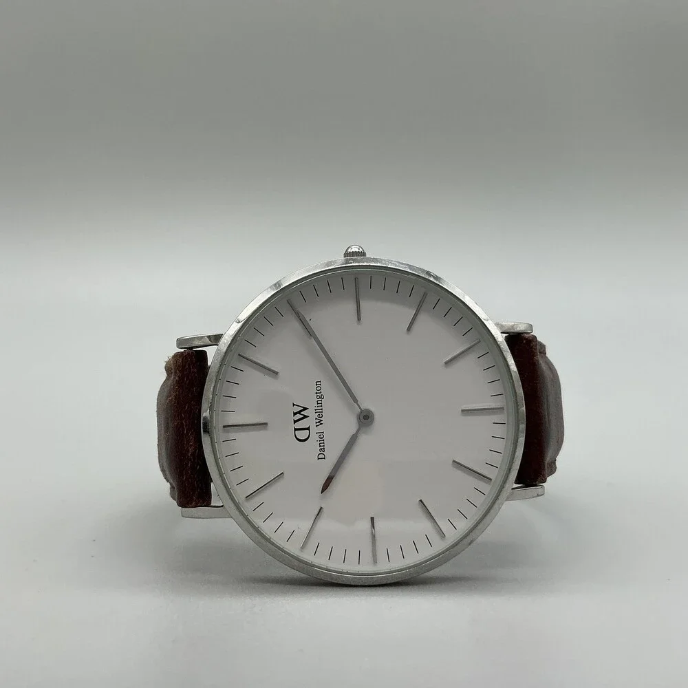 Daniel Wellington Mens Watch 41mm White Dial Brown Leather Strap New Battery