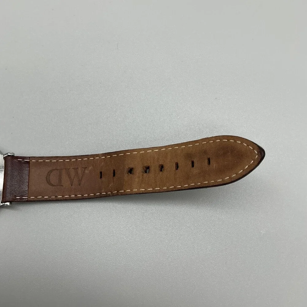 Daniel Wellington Mens Watch 41mm White Dial Brown Leather Strap New Battery