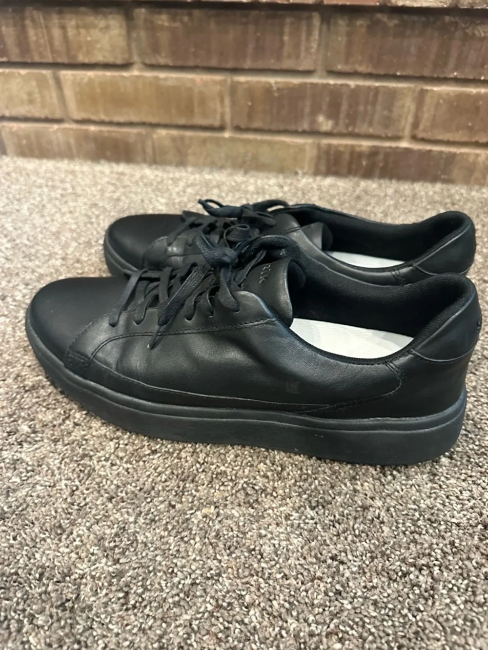 Kizik vegas black