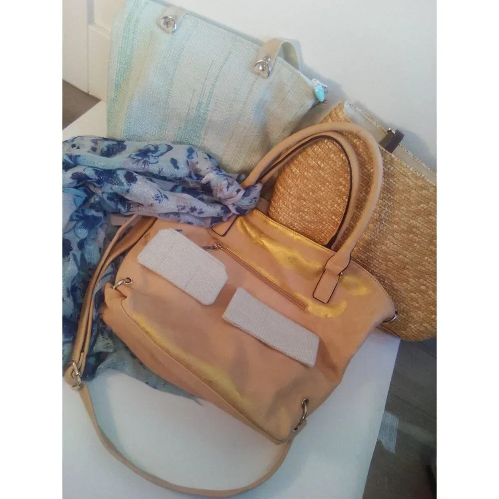 Anoname quirky bag