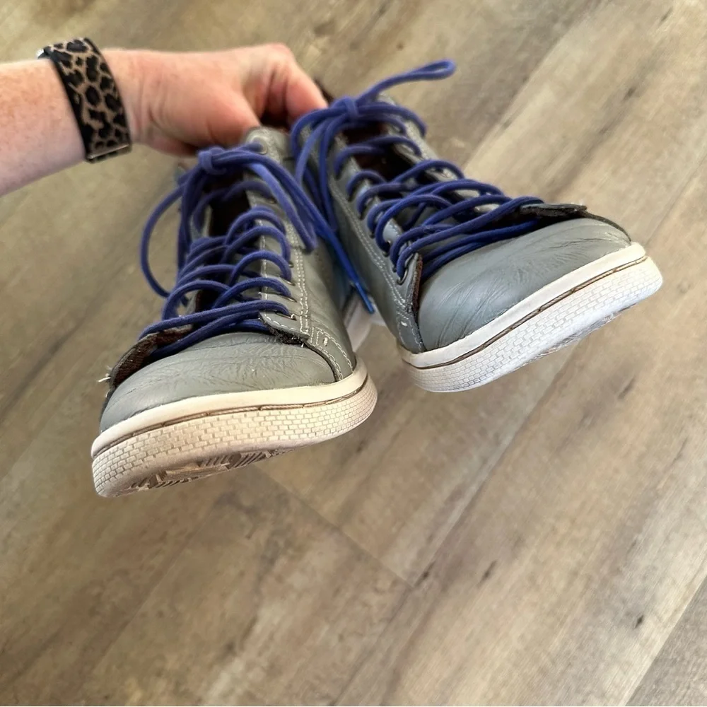 Converse sneakers hard