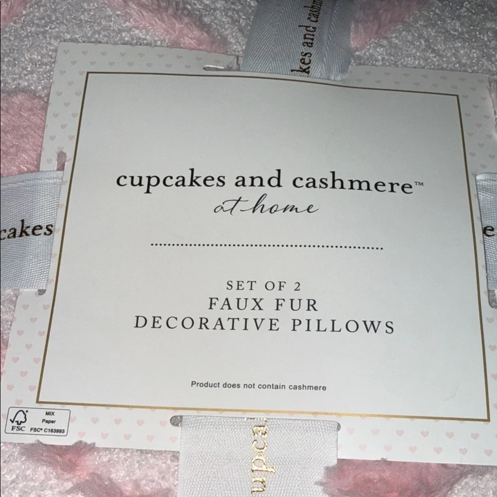cupcakes & cashmere soft inviting