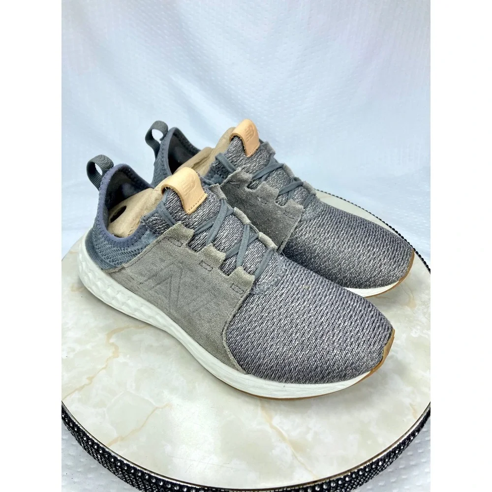New Balance Fresh Foam Cruz MCRUZOS Running Shoes Mens 9 Gray Knit Suede Sneaker