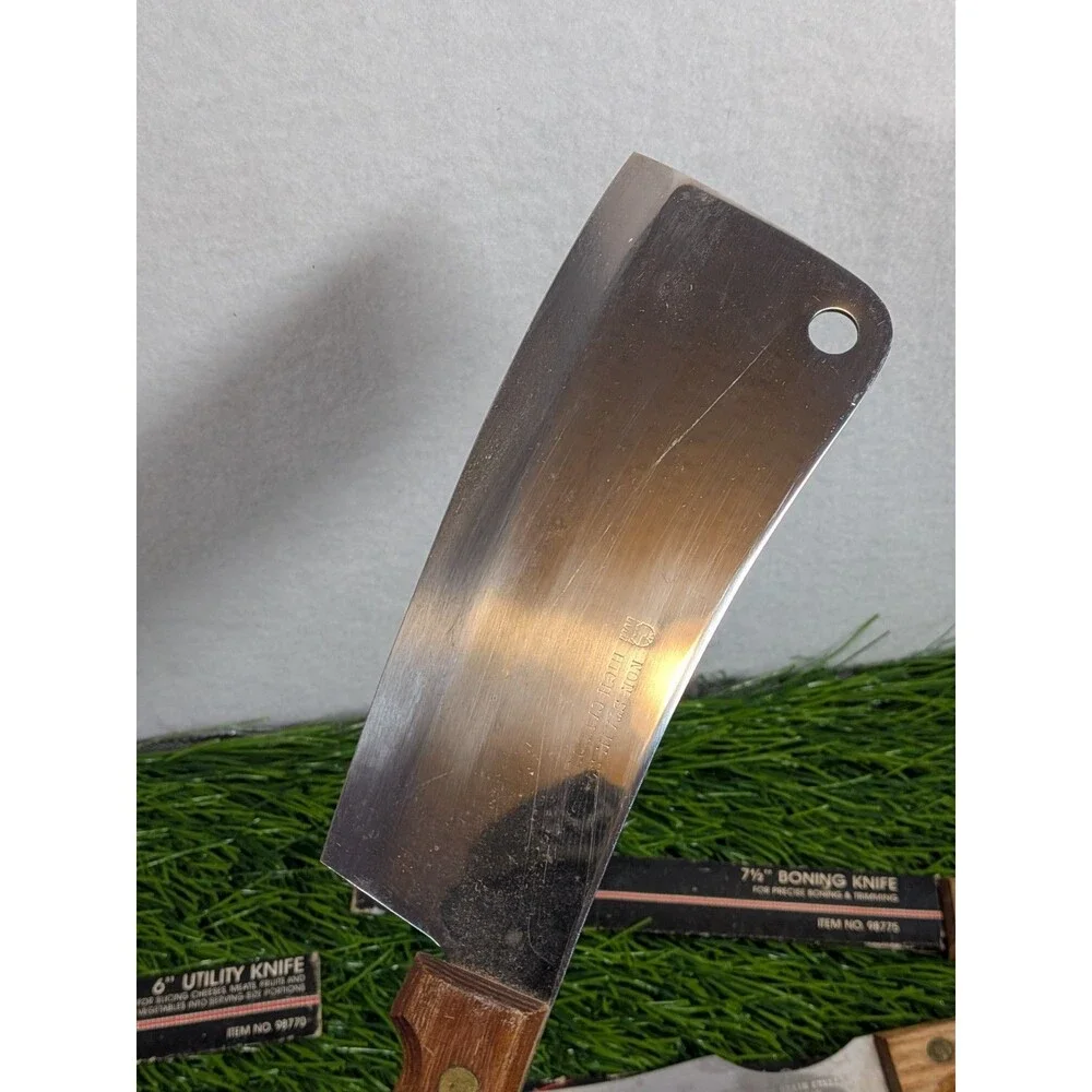 Gourmet Cutlery comes 13