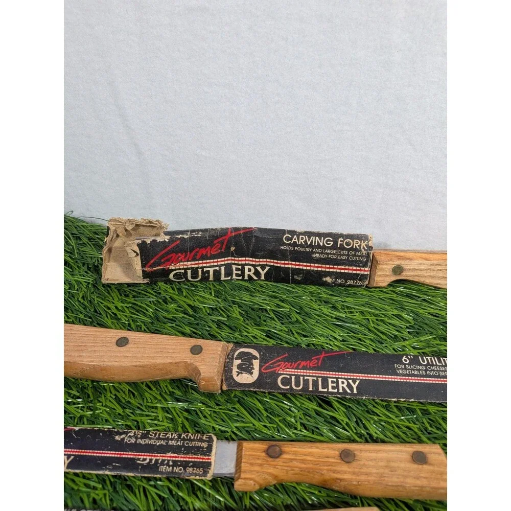 Gourmet Cutlery comes 13