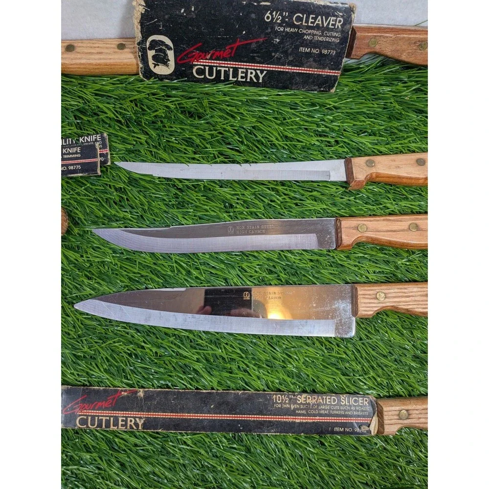 Gourmet Cutlery comes 13