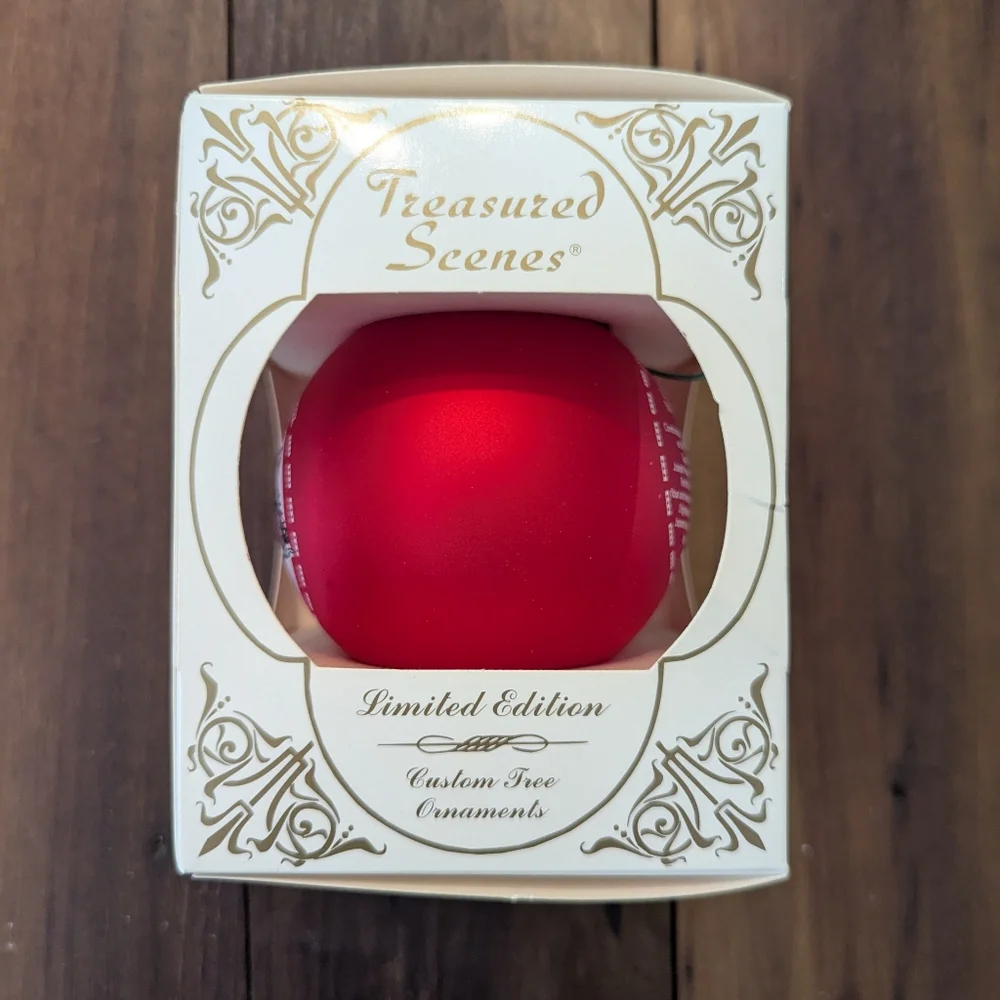 Treasured Scenes 2004 Limited Edition Ornament‎ 