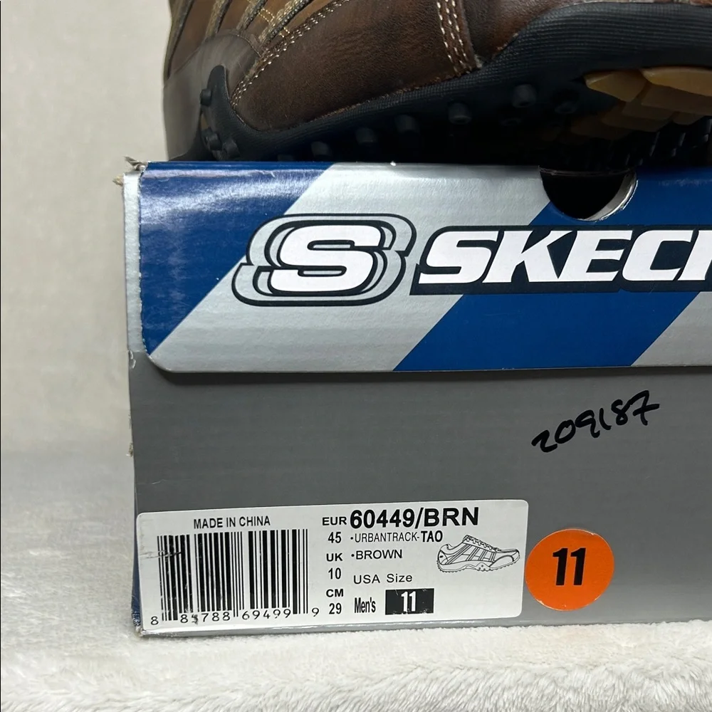 Skechers stylish sneakers