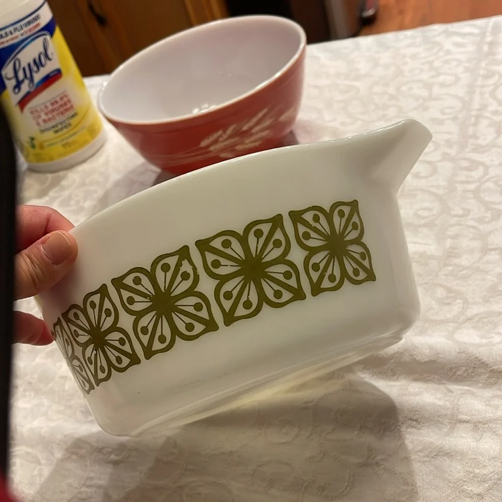Pyrex excellent no