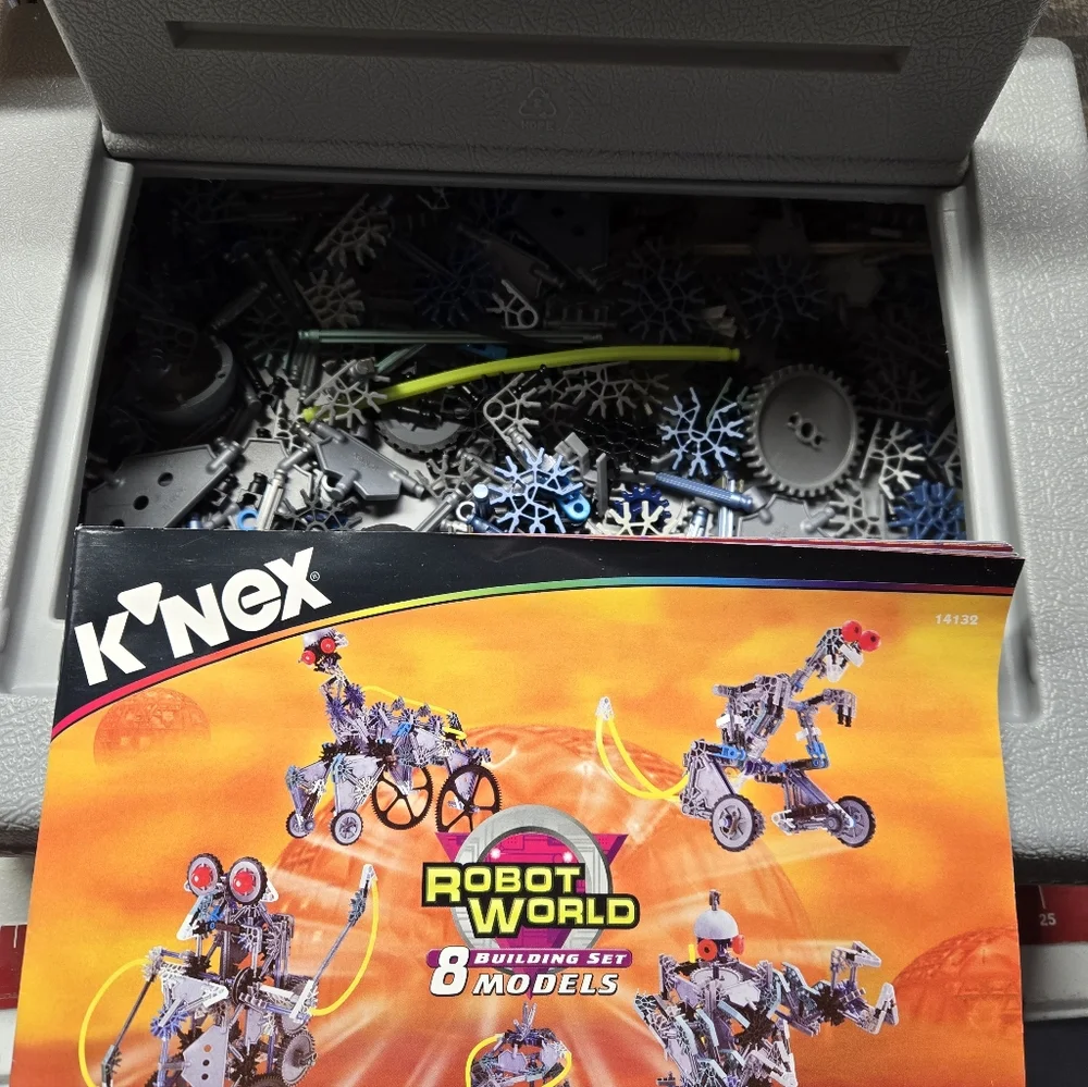 Vtg K'NEX Robot World Building Set with Case & Manual, Parts Lot Knex Used‎