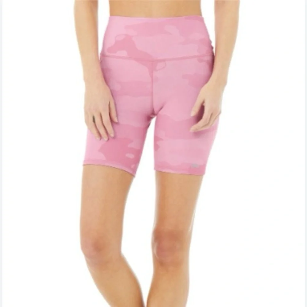ALO HIGH-WAIST VAPOR SHORT - PINK‎ CAMOUFLAGE Small