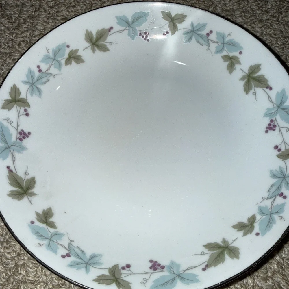 Vintage Fine China Of Japan Leaf Fruit Pattern Fruit/Dessert Bowl 7.5