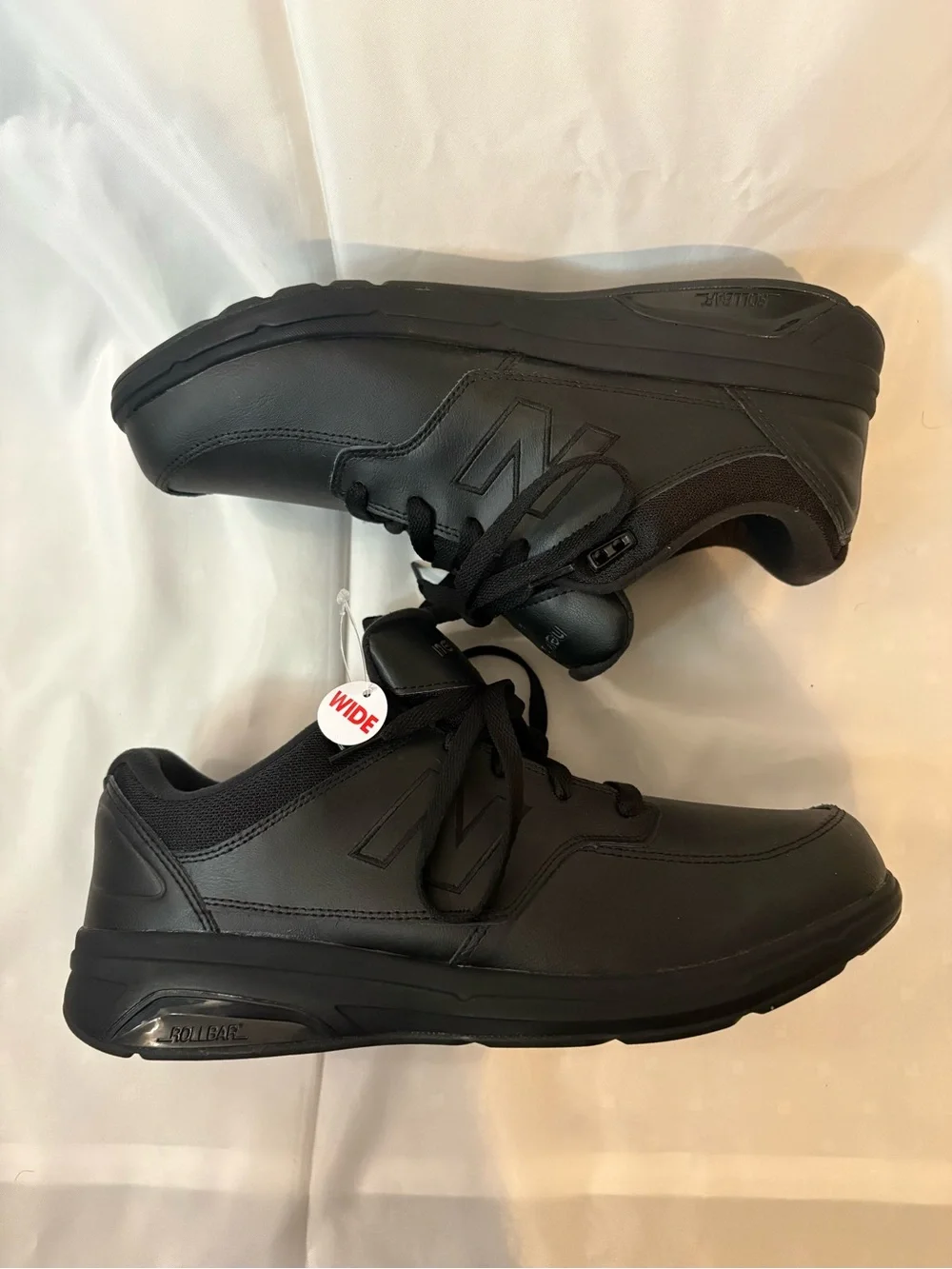 New Balance 813 Mens 10.5 MW813BK Black Leather Walking Shoes Sneakers 4E EEEE