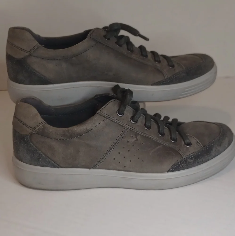 Ecco Leather Casual Sneakers Men's Size 9/9.5 Gray Low Top‎ Shoes Suede