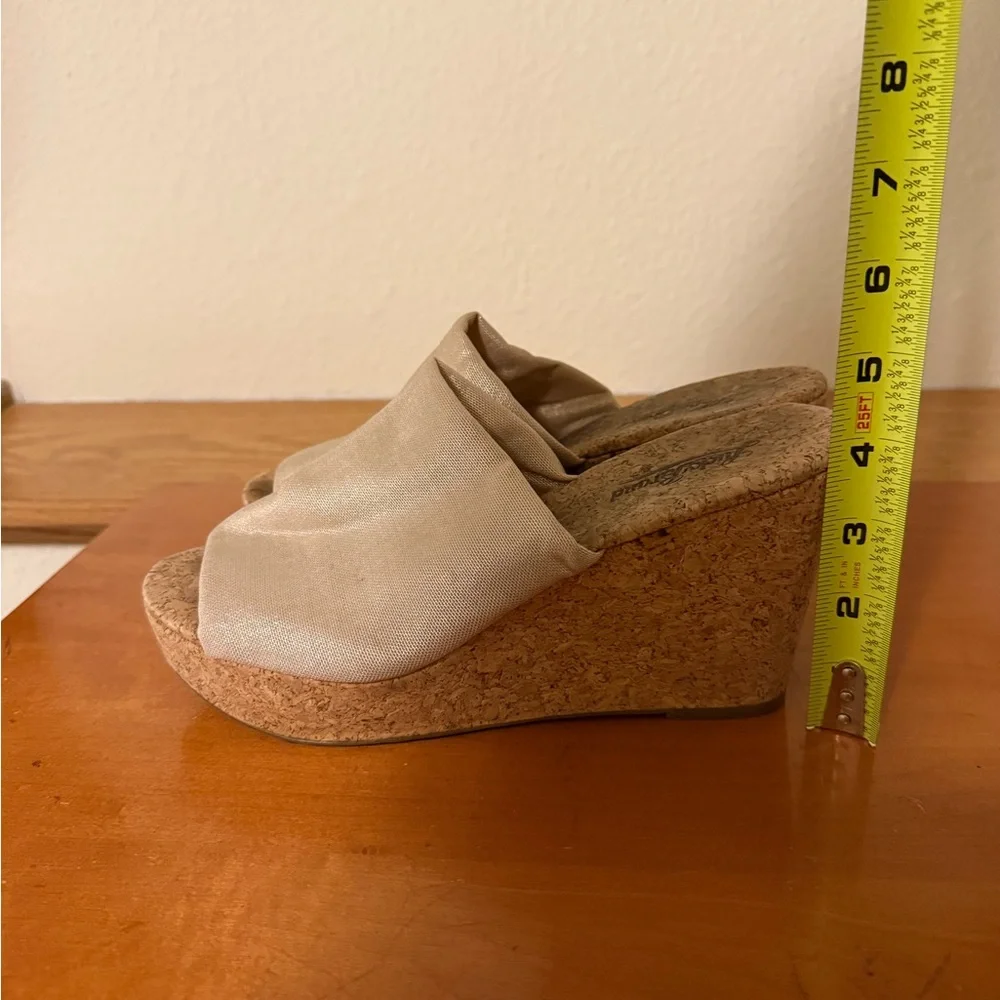 Lucky Brand step into