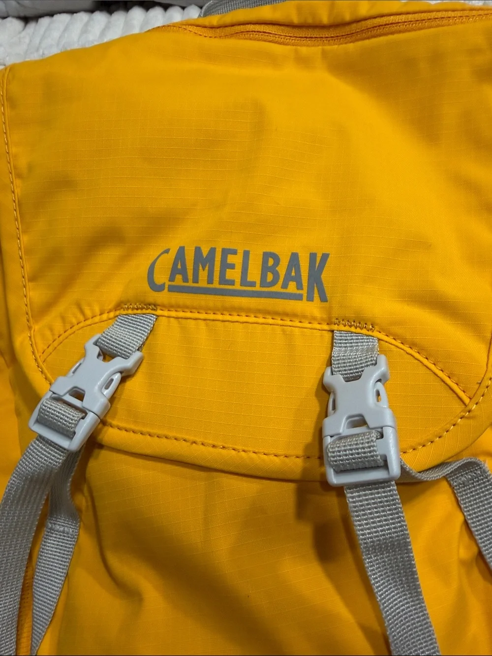 Camelbak yellow daypack