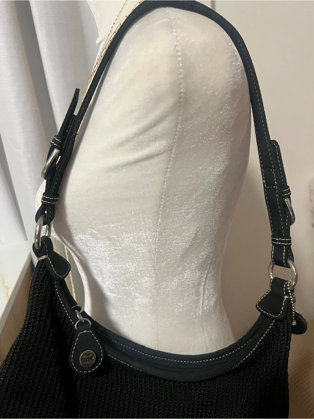 The Sak Black Crochet Knit Shoulder Hobo Bag Adjustable Strap Boho Classic