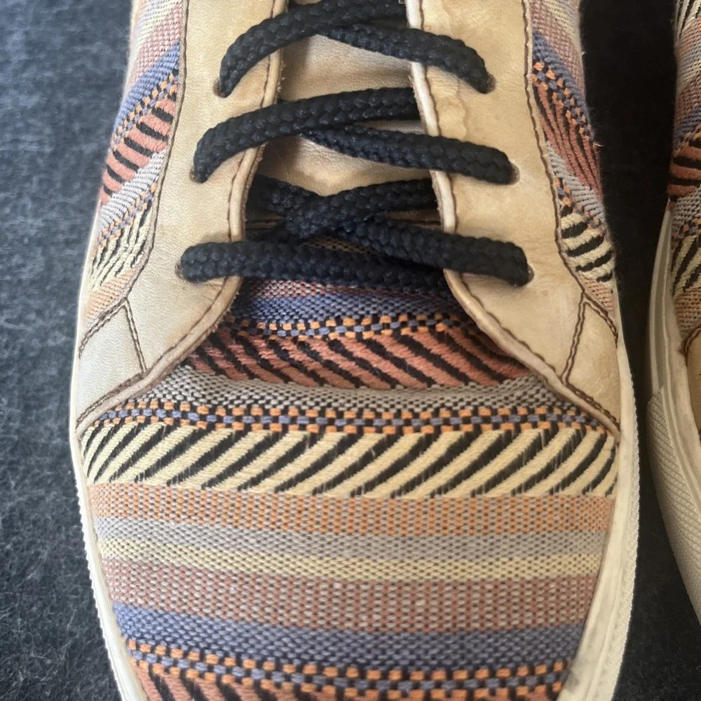 Taft sneaker tribal