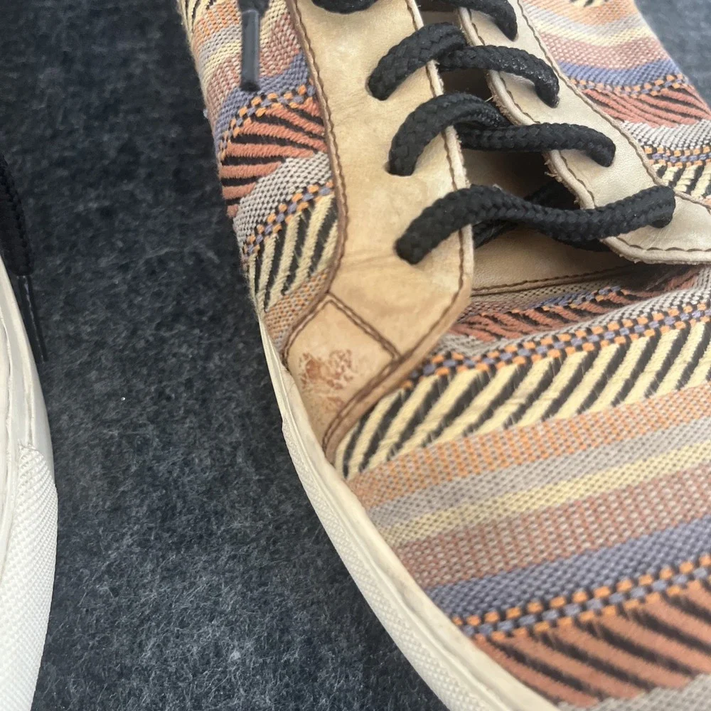 Taft sneaker tribal