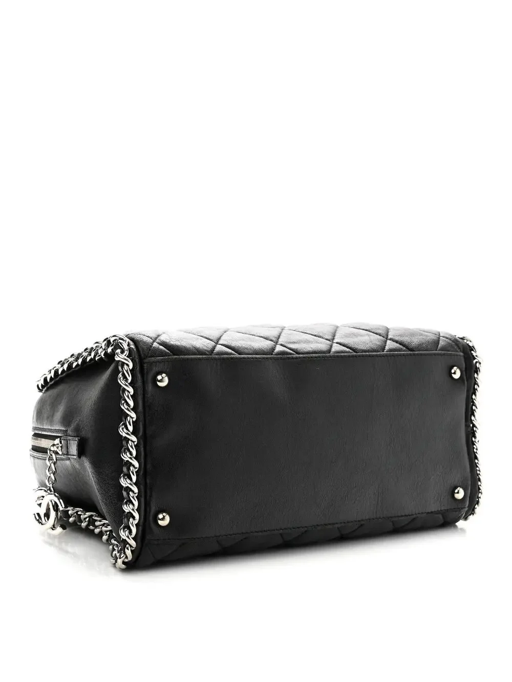 CHANEL indulge timeless