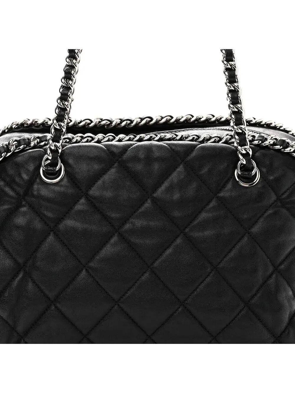 CHANEL indulge timeless