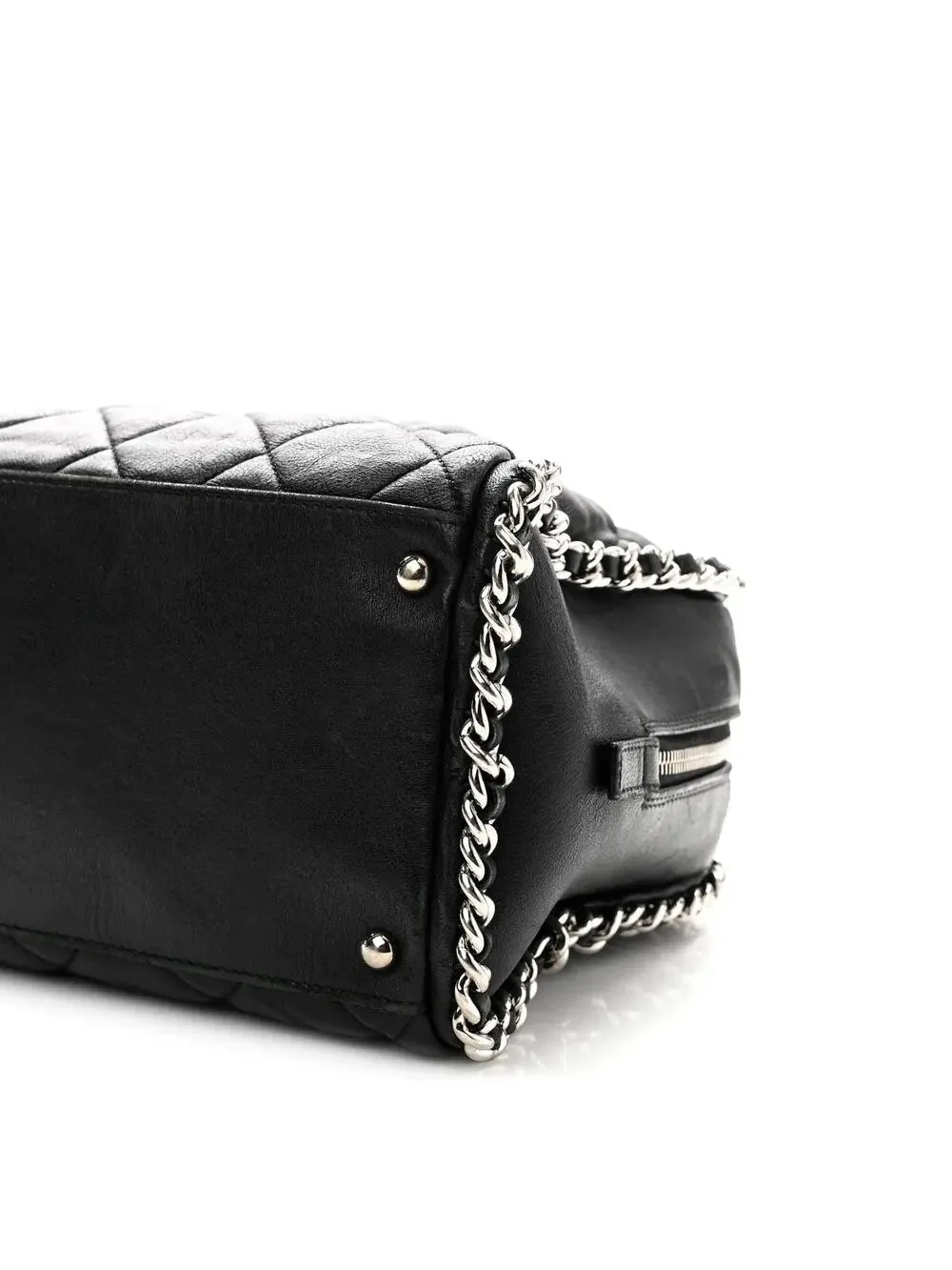 CHANEL indulge timeless