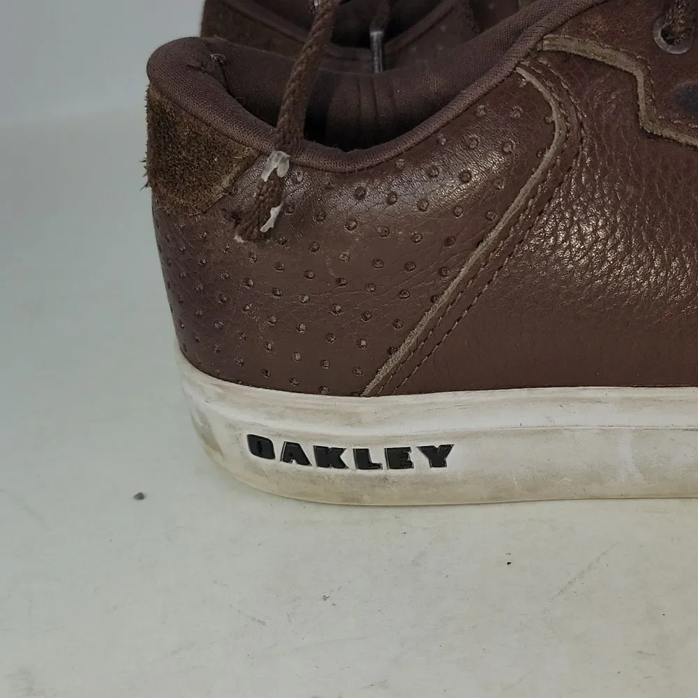 Oakley valve brown
