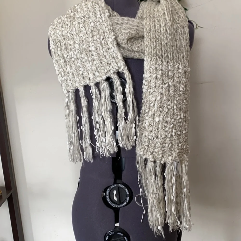 Olsenboye nwt scarf