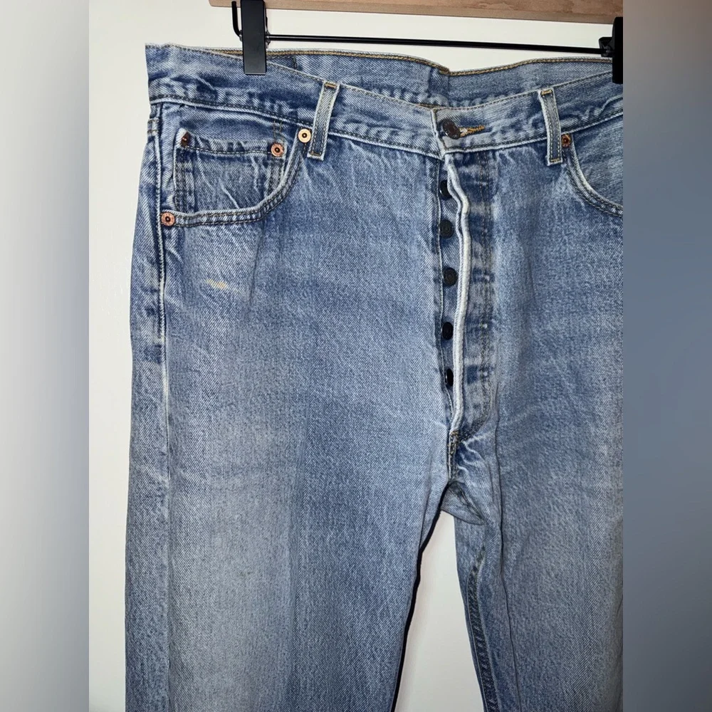 Levis tag size