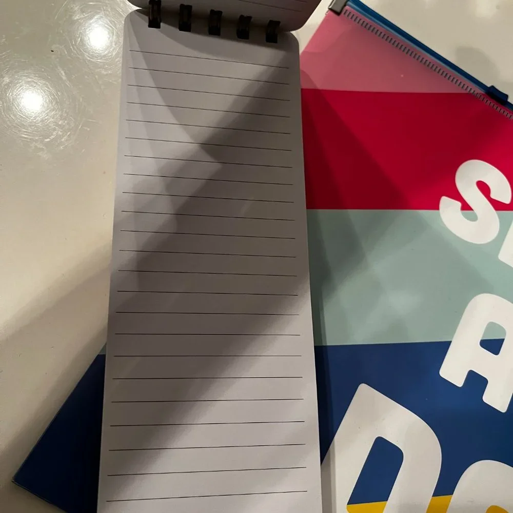 Notepad, Crayola Markers & Letter-Size Poly Bag‎ (new)