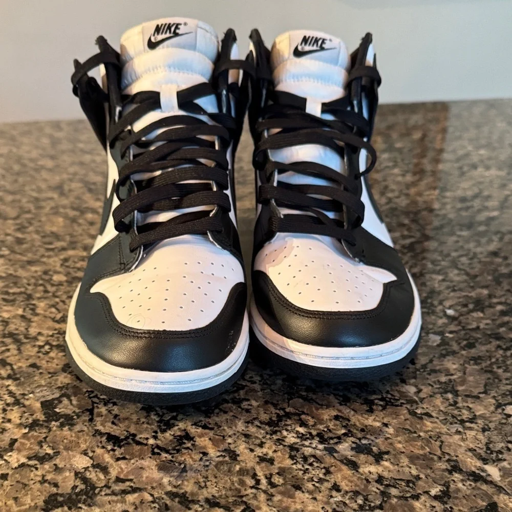Nike men’s dunk high top Black and White Sneakers EUC 12