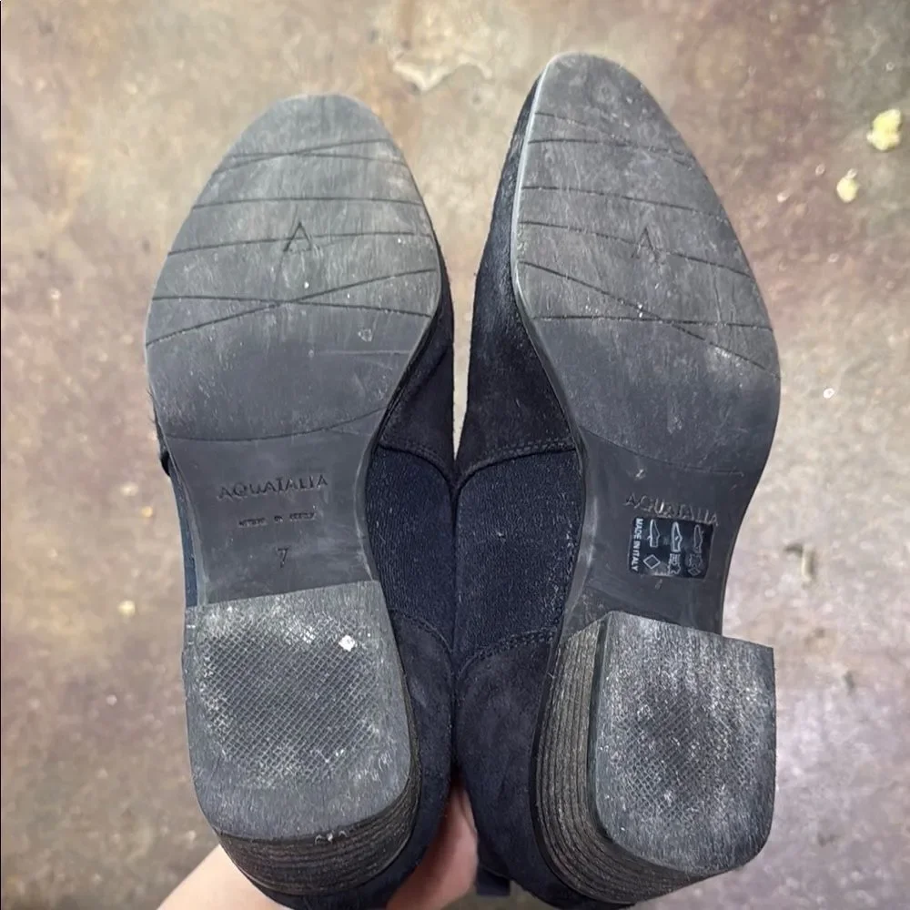 Aquatalia Black Chelsea Boots Sleek Suede Design