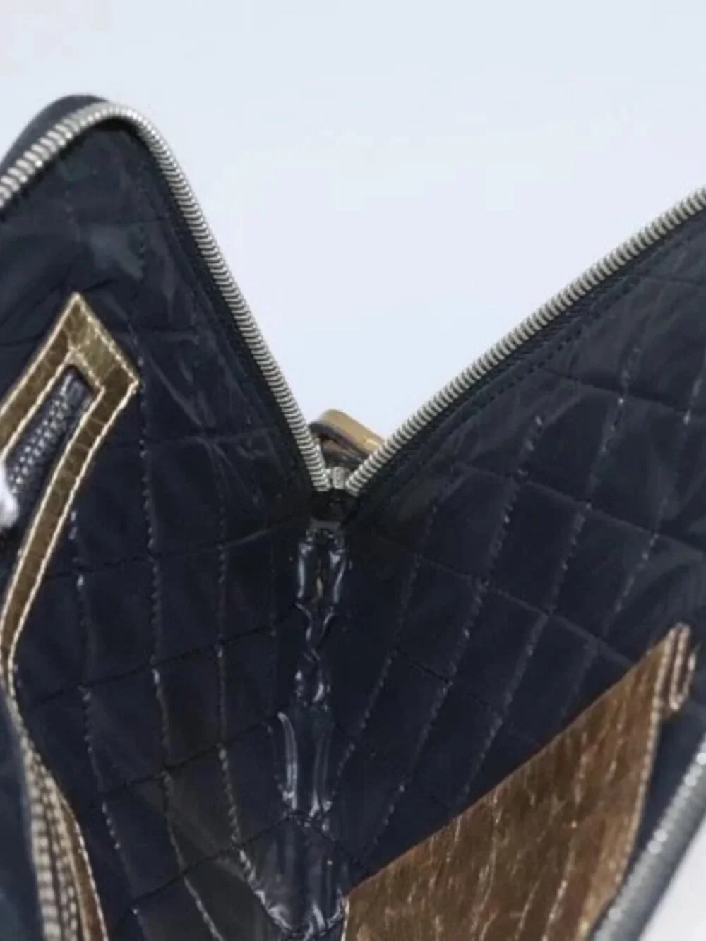 CHANEL Clutch Bag Leather Gold CC Auth 107504