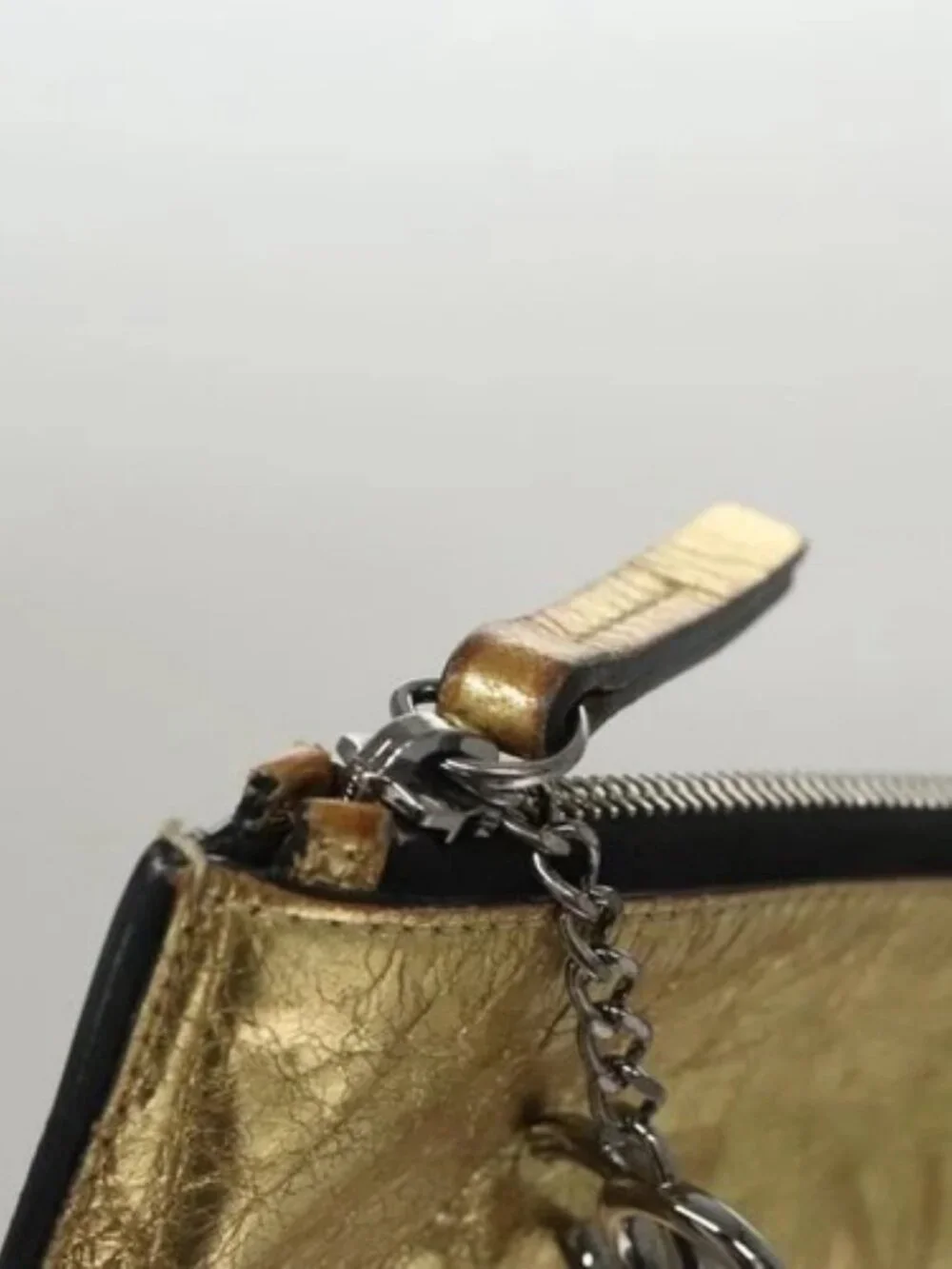 CHANEL Clutch Bag Leather Gold CC Auth 107504