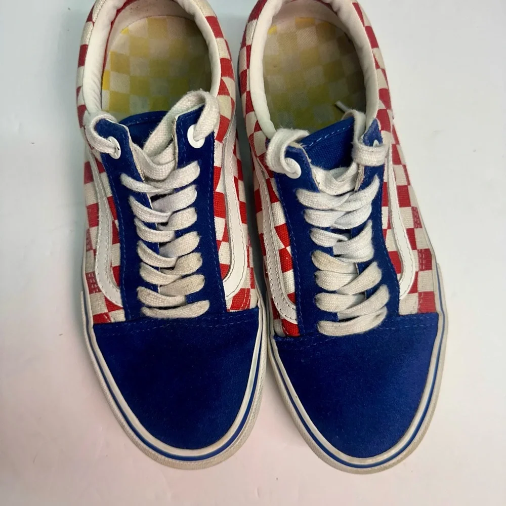 Vans questions leave