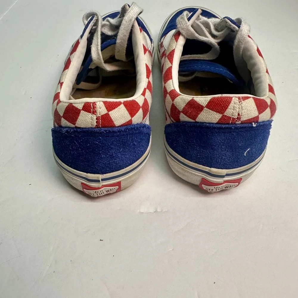 Vans questions leave