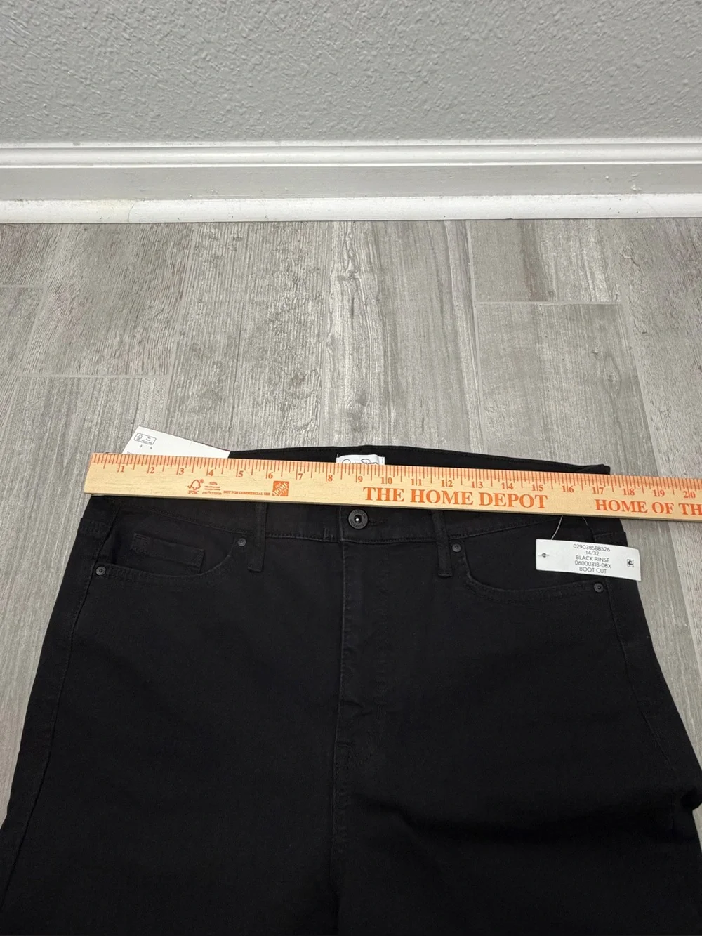 NWT Jessica Simpson Mid-Rise Slight Flare Soft Stretch Boot Cut Jeans 14/32