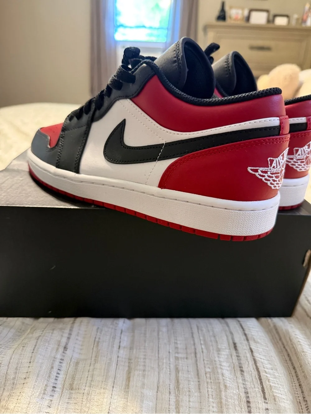 Nike Air Jordan 1 Low - Black/Red/White